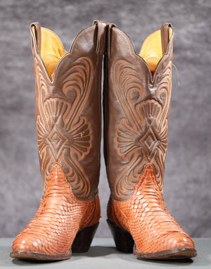 Vintage Tony Lama Python Cowboy Boots with Scalloped Tops
Size: Men’s 11 E