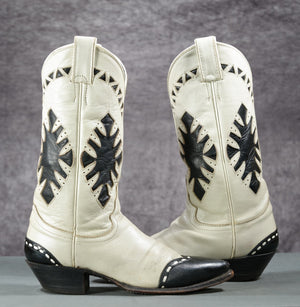 Vintage Justin Black & White Inlay Cowgirl Boots
Size: Women’s 6.5 B